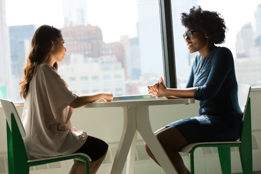 ¿Te gustaría explorar los beneficios de la hipnoterapia y cómo puede ayudarte a alcanzar tus metas de bienestar mental y emocional? En el Instituto Somos, estamos aquí para guiarte en tu viaje hacia una comprensión más profunda de la hipnoterapia y cómo puede mejorar tu calidad de vida. Nuestro equipo de profesionales expertos en hipnoterapia está dedicado a proporcionarte el apoyo y la orientación que necesitas para explorar este enfoque terapéutico único. Desde la gestión del estrés hasta la superación de fobias, la hipnoterapia ofrece un camino hacia el cambio positivo y la transformación personal. ¡No estás solo en este viaje! Únete al Instituto Somos y descubre cómo la hipnoterapia puede ayudarte a liberar tu potencial interno y vivir una vida más plena y satisfactoria. Contáctanos hoy mismo para obtener más información y dar el primer paso hacia un futuro más brillante con la hipnoterapia.