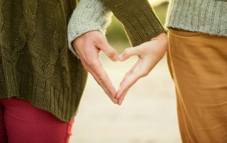 Fortaleciendo relaciones: La terapia de pareja en acción
